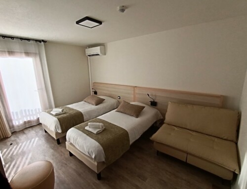 Habitación familiar CONFORT con 4 camas (90×190) + 1 convertible.