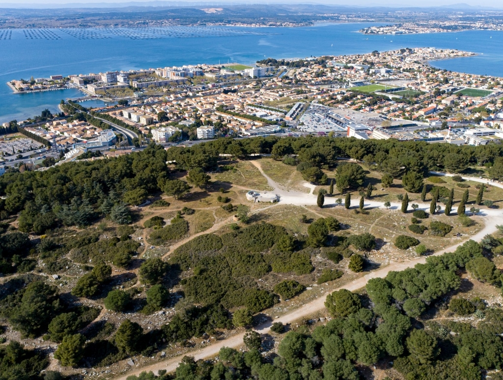 pierres-blanches-sete Promenade dans la forêt des Pierres Blanches à Sète avec vue sur l'étang et la mer