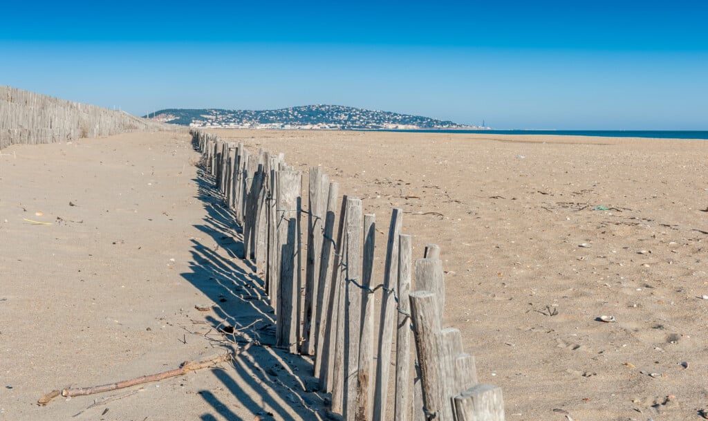 Plage des 3 digues et Jalabert à Sète Plage du Jalabert entre les 3 Digues et le Castellas, ambiance dunaire à Sète