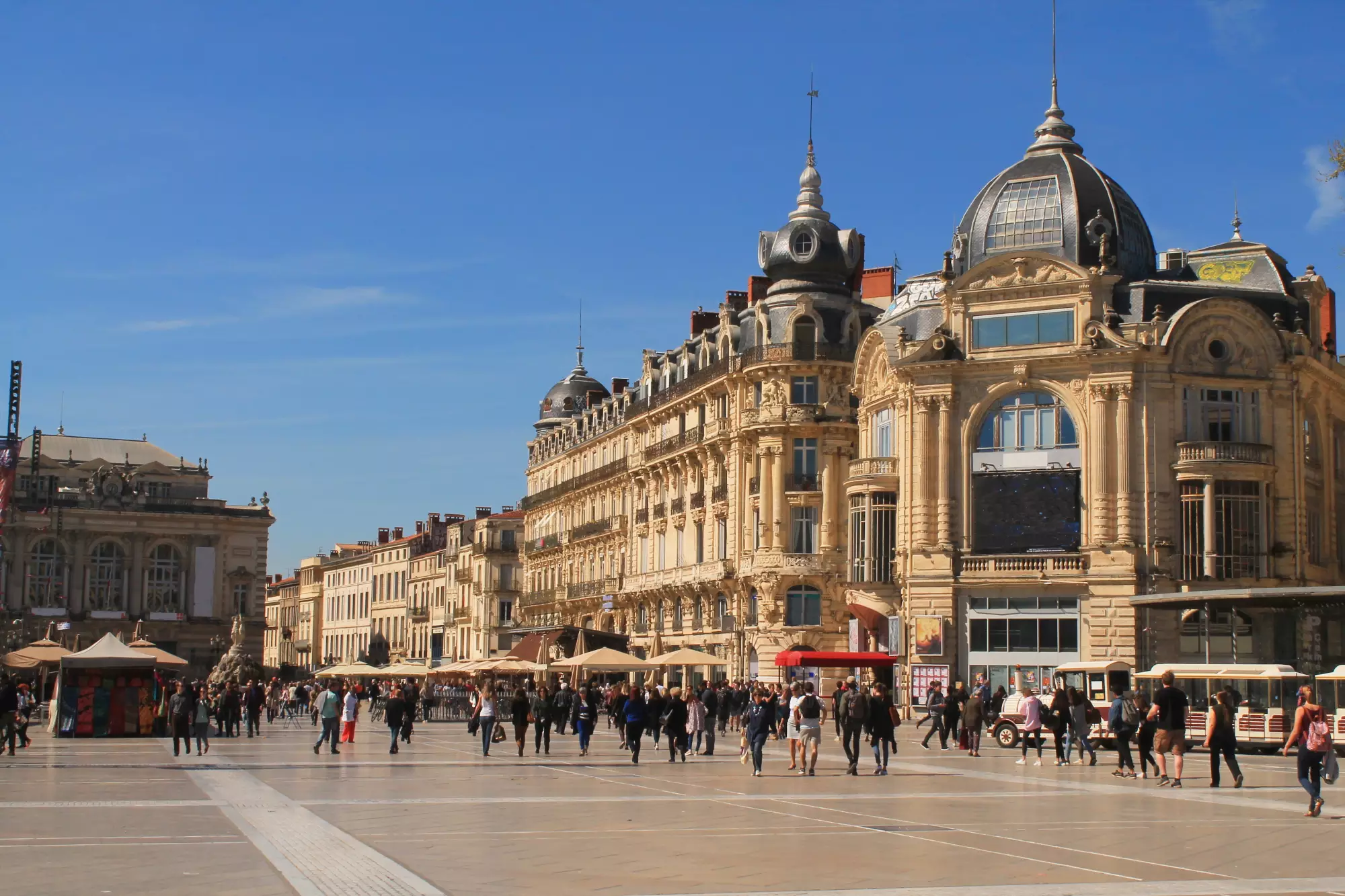 montpellier-place-comedie-ancien-cinema